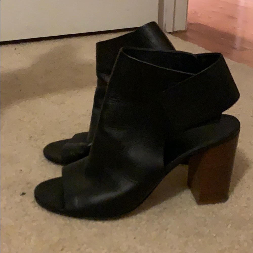 Vince black leather, brown heel sandal heel size 8